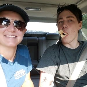 Meet your Posher, Dustin